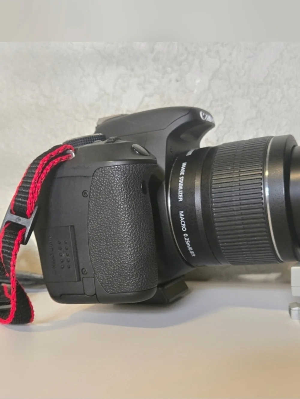 Canon EOS Rebel T3i DSLR Camera w/ Lens & Charger Bundle